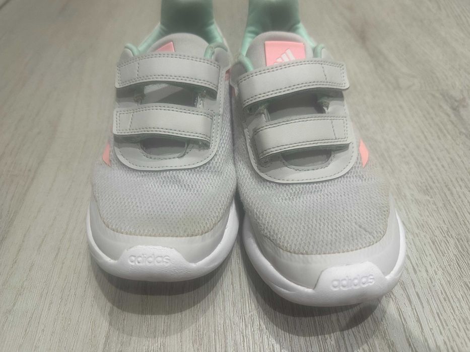 Детски маратонки Adidas номер 35
