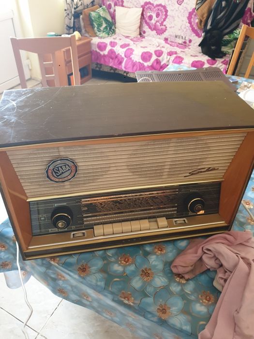 Vând radio Saba 700lei