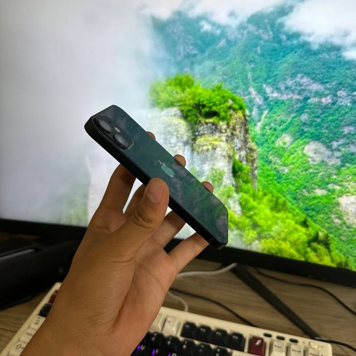 iPhone 12 Mini srochni sotiladi
