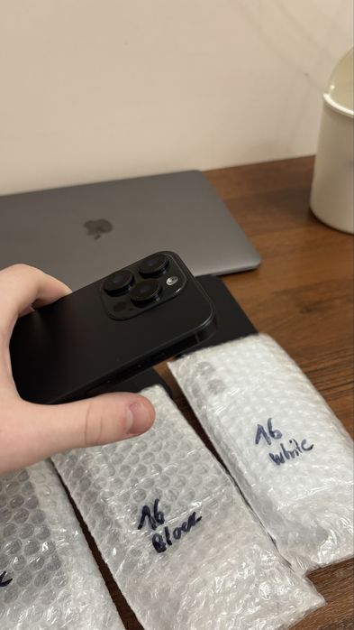 Муляж айфонов все