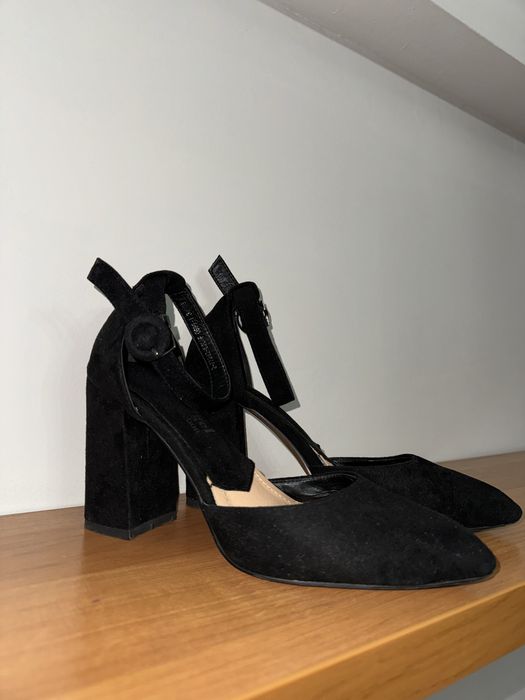 Продам женские туфли