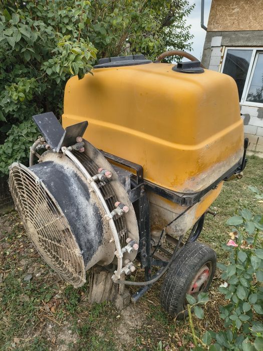 Tractor viticol și utilaje