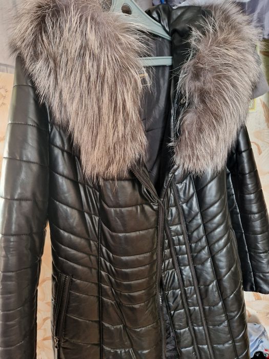 Продам женскую куртку