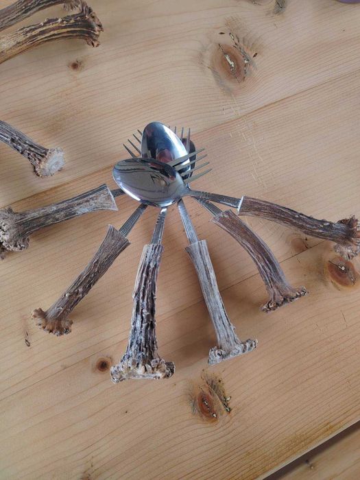 Продавам комплект ръчно изработени прибори