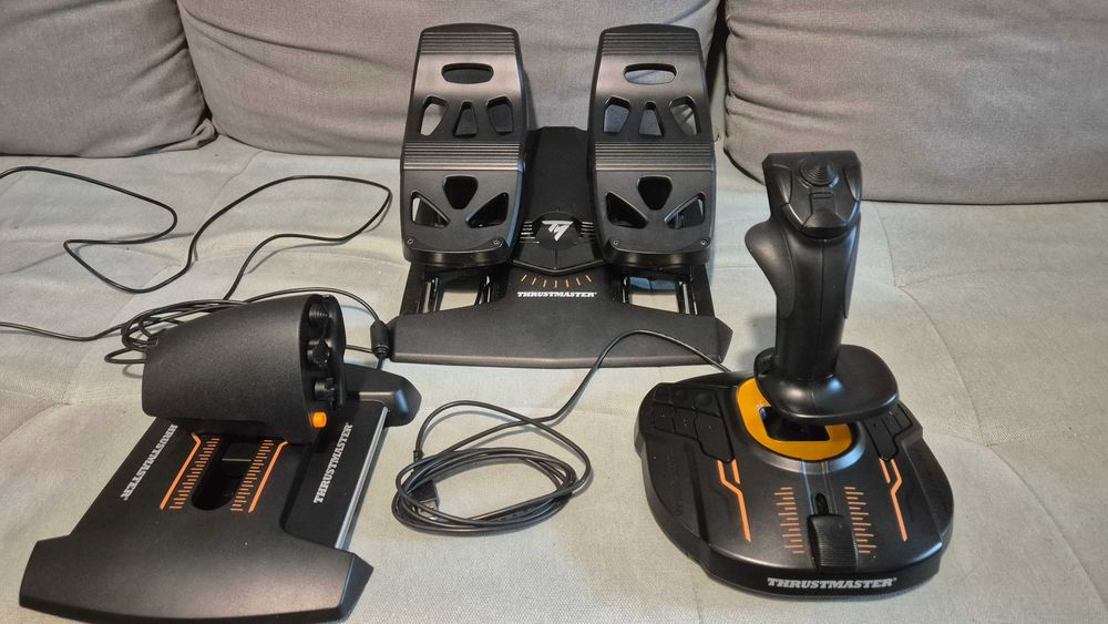 Joystick Thrustmaster T-16000M FCS - kit complet pentru simulatoare de zbor
