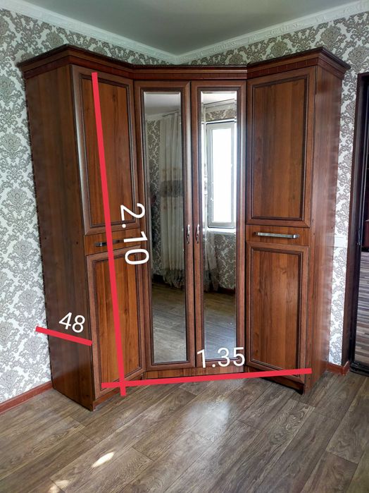 Продам угловой шифоньер