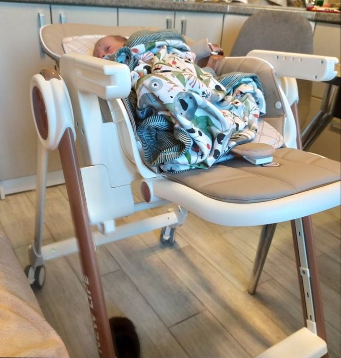 Стульчик для кормления Happy Baby