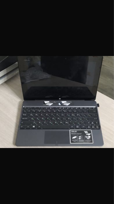 Продаю планшет с клавиатурой Asus