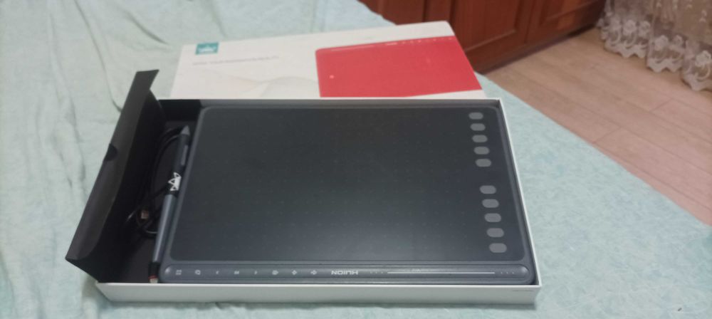 Продам графический планшет Huion HS611