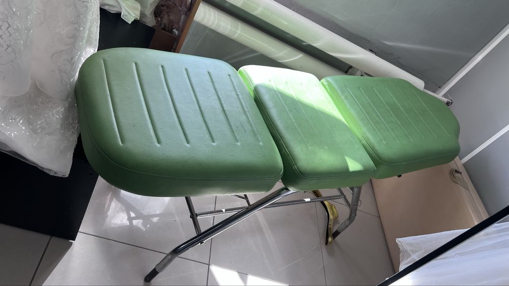Продам кушетки для салона