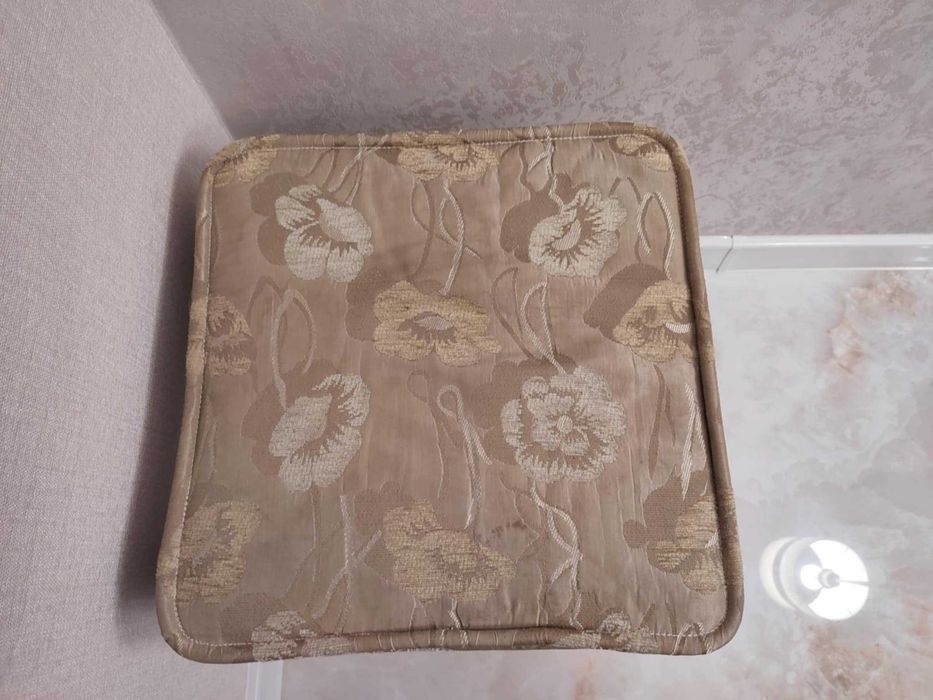 Троен диван разтегателен запазен