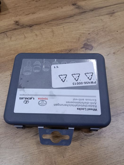 Секретка на Камри 80