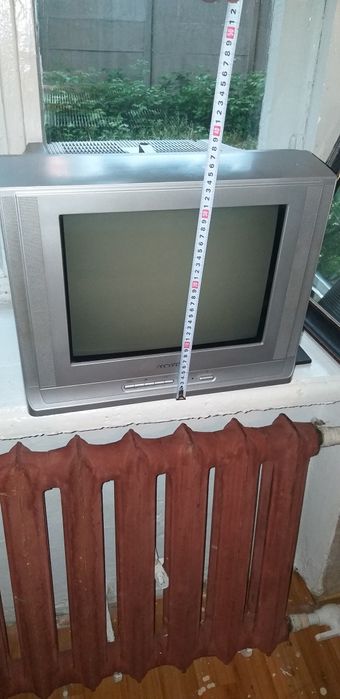 Телевизор не большой