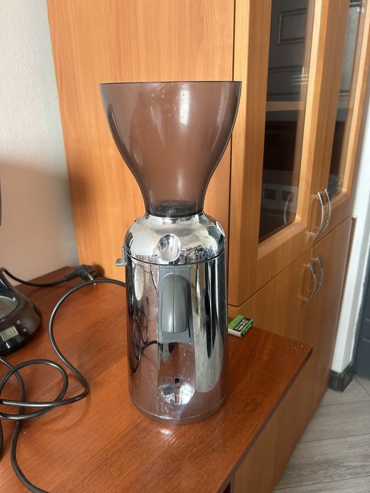 Кофемолка Simonelli