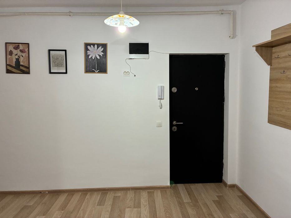 Inchiriez garsoniera Militari Residence