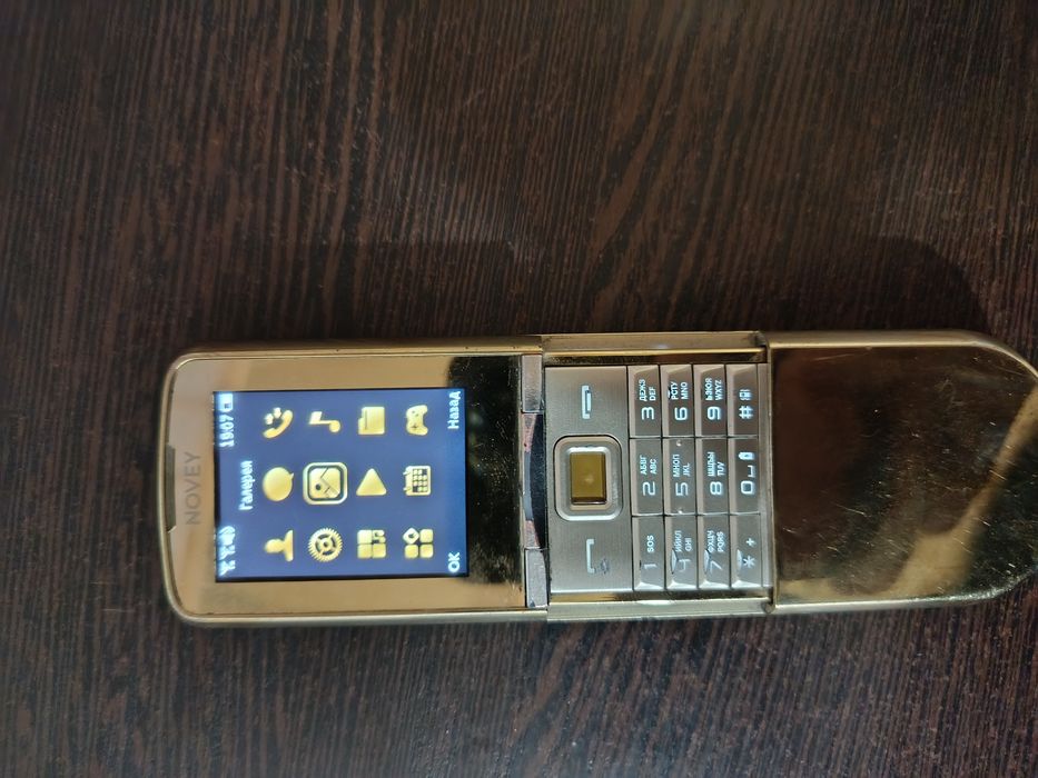 Novey telefoni sotiladi Holati alo