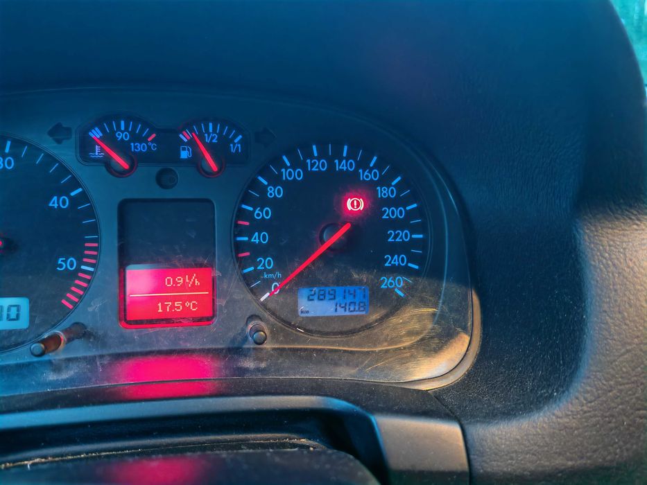 VOLKSWAGEN Golf 2003 — imagine 5