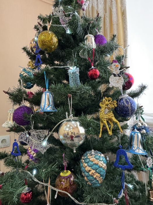 Продается елка с игрушками