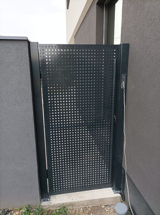 Porti si garduri metalice