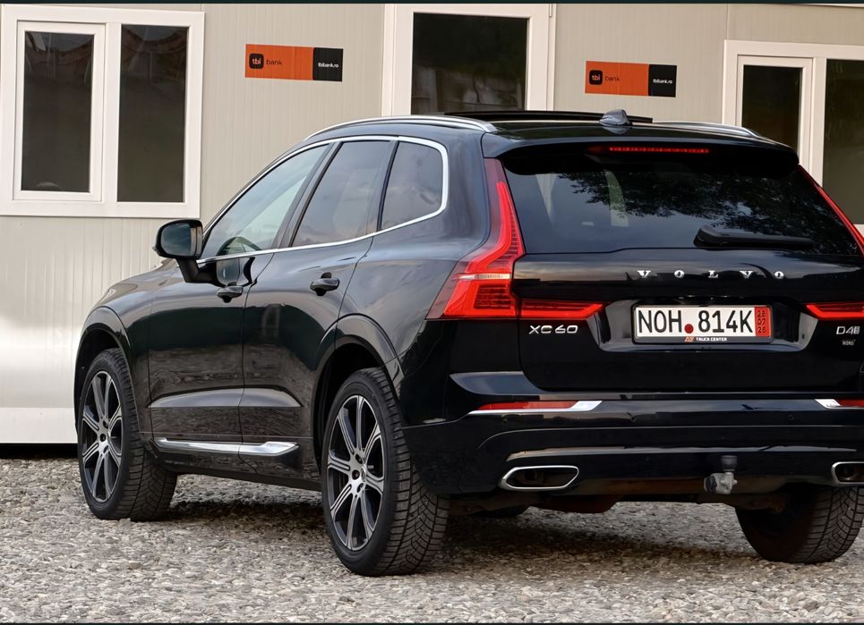 Volvo x60  Panorama 190cai  model 2019