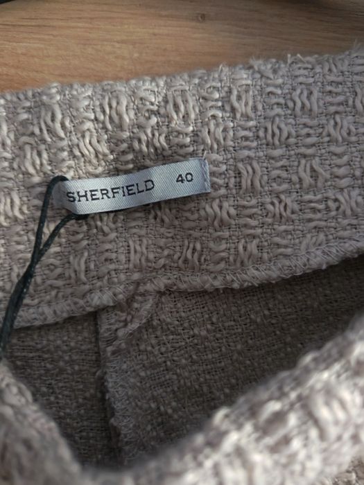 Pantaloni scurți din boucle mărimea 40 cu talie înaltă