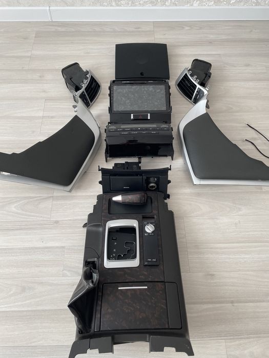 Панель от Ланд крузер 200