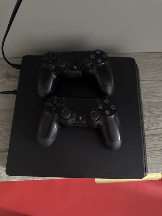 Продам игровую приставку Sony PS4