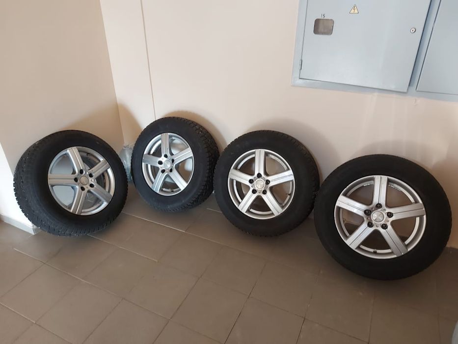 Продам диски с резиной 215/65R16