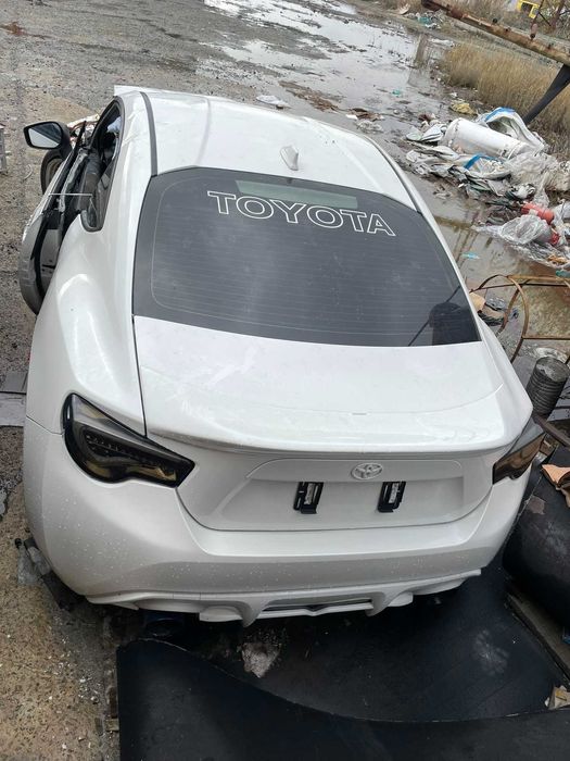 Продавам на ЧАСТИ Toyota GT86 Subaru BRZ