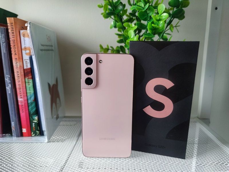 Samsung Galaxy s22 plus
