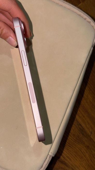 iPhone 15 128 gb PINK