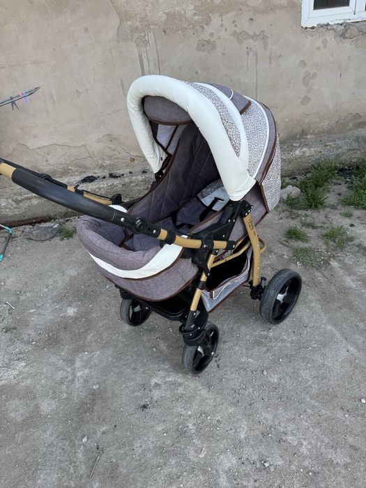 Продам коляску Adamex(зима-лето)