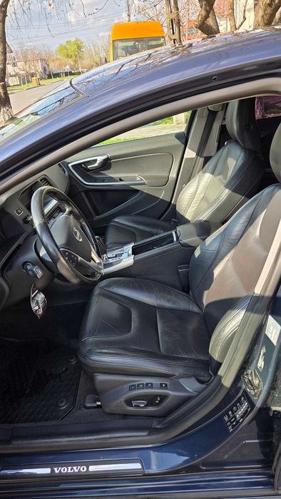 VOLVO S60 2010 — imagine 3