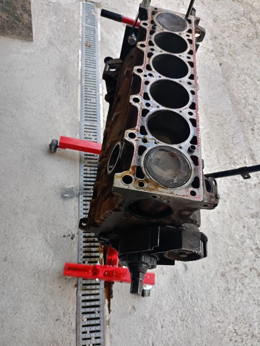 Продавам блок от БМВ е30 м20б25 е28 е34