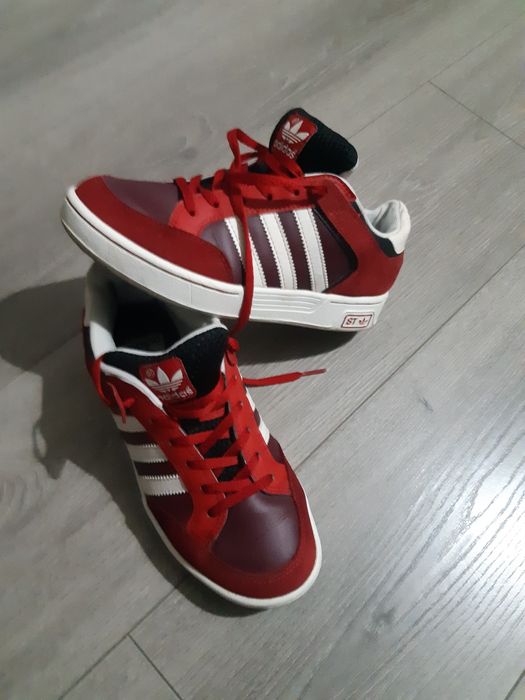 Vînd Adidas mărimea 36
