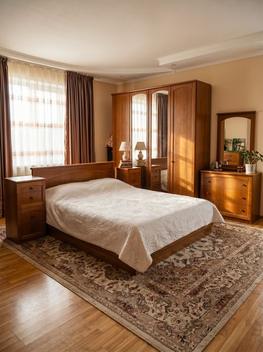 Булорусский спальный гарнитур дерево