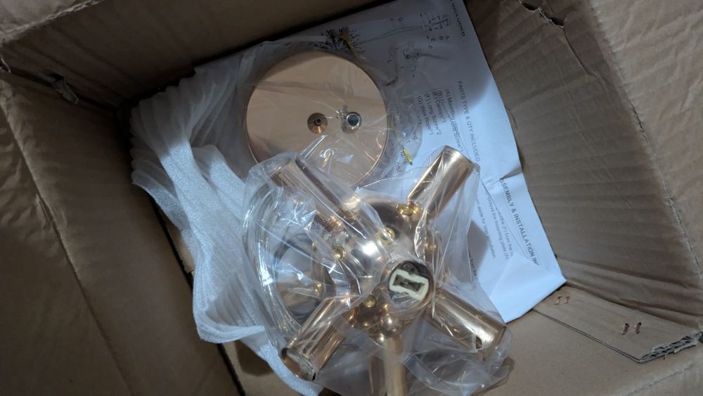 Candelabru elegant 8 capete iluminate