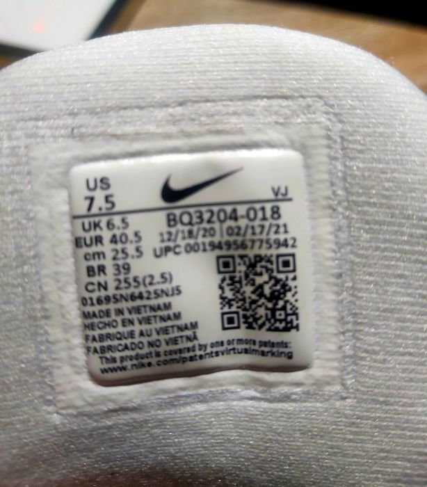 Nike Revolution 5 – Mărimea 40.5 (25.5 cm) – Stare Foarte Bună