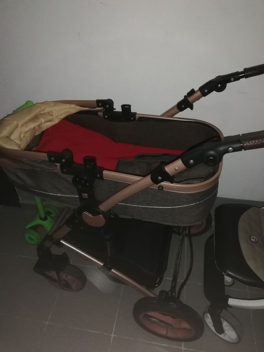 Хороша Детская коляска