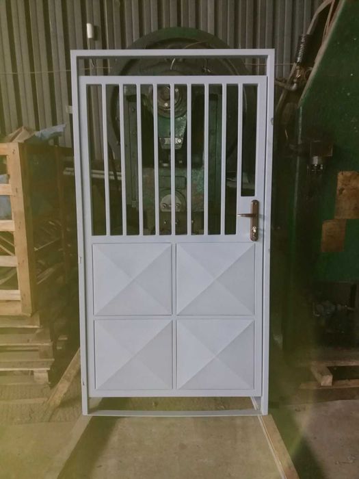 Продавам ламарина и изделия от ламарина