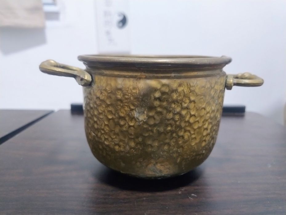 Старинен меден съд