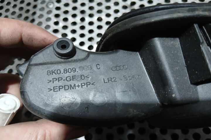 Usita rezervor 8K0809999C 8K0010508R 8K0809999C 8K0010508R Audi A4 B8