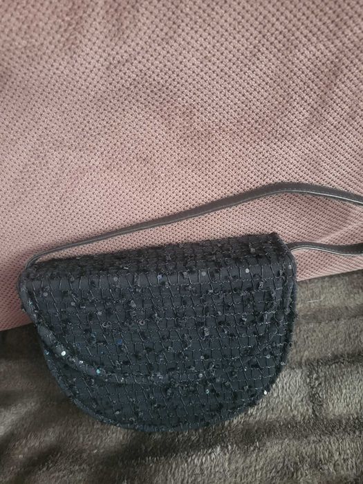 Официална чантичка