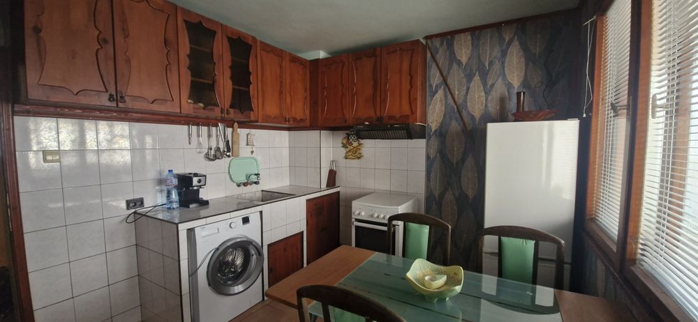 Дава се под наем Тристаен апартамент в Варна, Конфуто - 65 кв.м за 373.83 € - Снимка #2