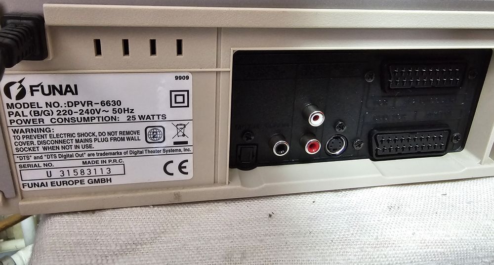 Vând Combo vhs -dvd Funai Dpvr-6630