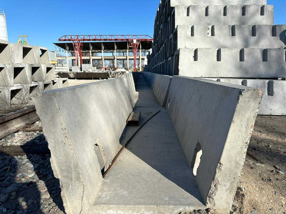 Бетооный лоток Б-3