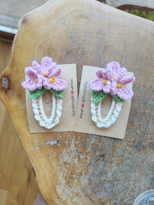 Ръчно плетени детски фиби