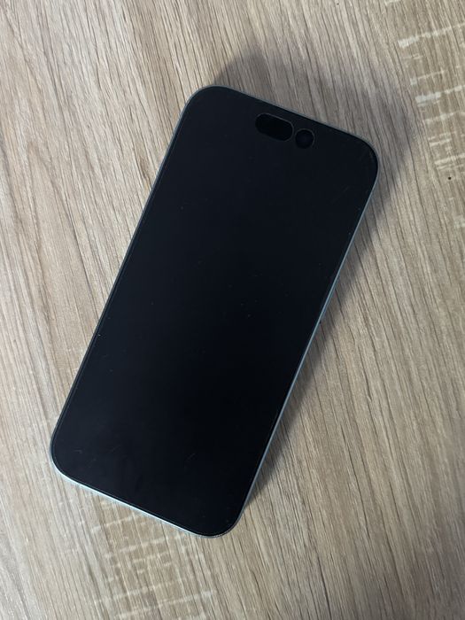 Iphone 16 256gb (ecranul prezinta zgarieturi )