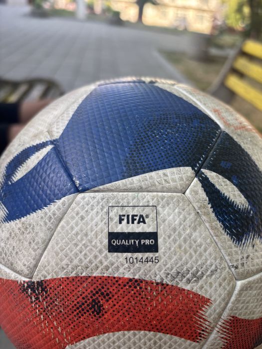 Професионална топка adidas