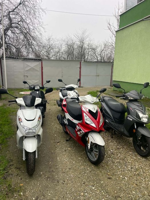 Scutere de vânzare